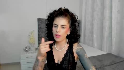 Snapshot of milla_pixxie chatting on February 21, 9:02 am Milagros online show from February 21, 9:02 am