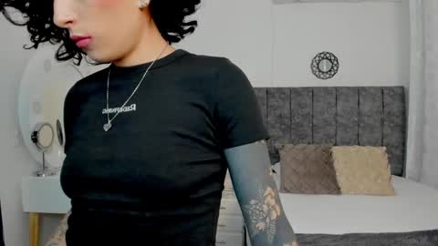 Snapshot of milla_pixxie chatting on March 9, 5:00 am Milagros online show from March 9, 5:00 am