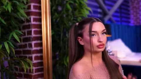 Milla online show from November 17, 6:30 am