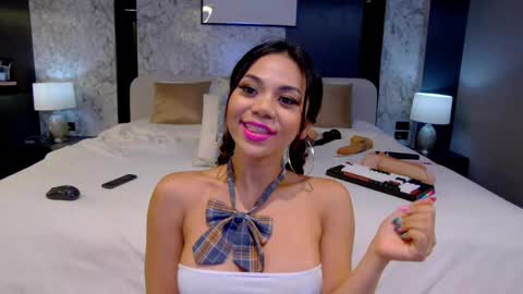 Snapshot of millabelle chatting on March 3, 9:00 am MillaBelle online show from March 3, 9:00 am