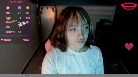 Snapshot of millandiux chatting on March 12, 3:46 am millandiux online show from March 12, 3:46 am