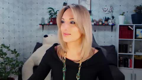 Snapshot of millaxqueen chatting on January 9, 3:04 pm MillaXQueen online show from January 9, 3:04 pm