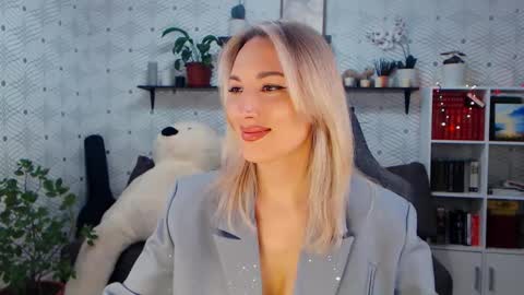 Snapshot of millaxqueen chatting on March 25, 3:07 pm MillaXQueen online show from March 25, 3:07 pm