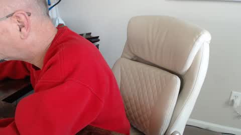 Snapshot of millenium0129 chatting on January 30, 5:17 pm millenium0129 online show from January 30, 5:17 pm