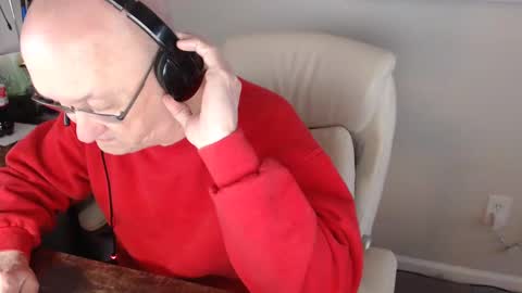 Snapshot of millenium0129 chatting on February 13, 1:26 pm millenium0129 online show from February 13, 1:26 pm