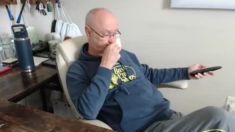 Snapshot of millenium0129 chatting on October 30, 3:35 pm millenium0129 online show from October 30, 3:35 pm