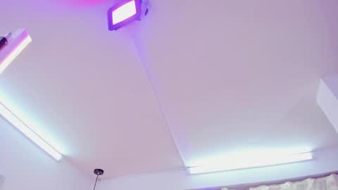 miller_vanessa_ online show from March 4, 11:11 pm