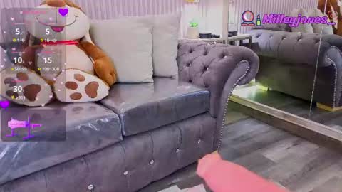 Snapshot of milleyjones_ chatting on July 1, 11:34 am milleyjones_ online show from July 1, 11:34 am