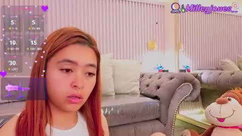 Snapshot of milleyjones_ chatting on July 14, 11:49 am milleyjones_ online show from July 14, 11:49 am