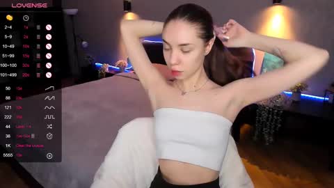 Snapshot of milli_brownn chatting on March 11, 8:41 am Milli online show from March 11, 8:41 am