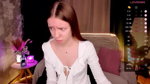 Snapshot of milli_brownn chatting on October 13, 7:19 am Milli online show from October 13, 7:19 am