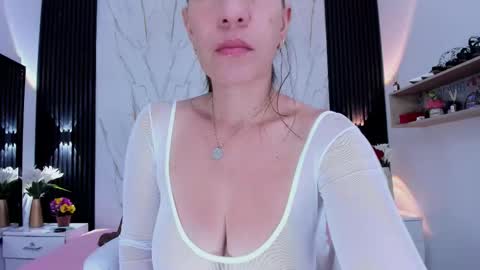 Snapshot of millie_brown21 chatting on October 12, 12:59 pm Millie online show from October 12, 12:59 pm