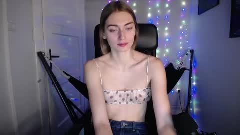 millie_lacroix online show from December 5, 4:34 pm