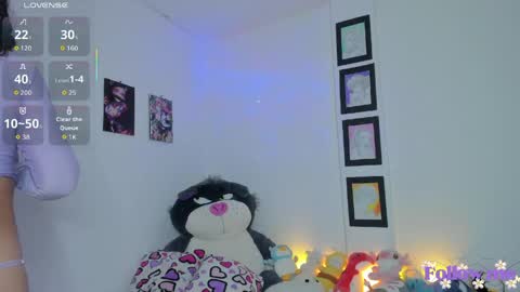        online show from April 23, 9:06 pm