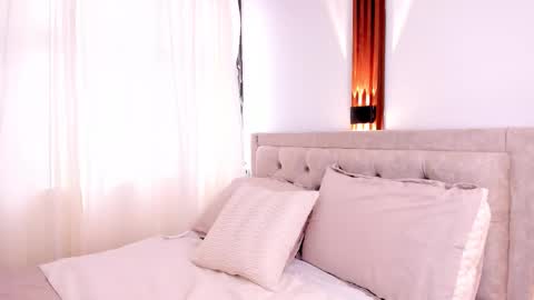 Millie Babe online show from November 7, 8:31 pm