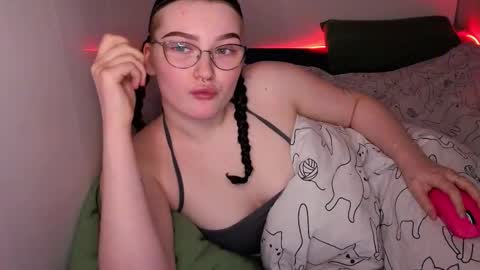 Millie online show from November 25, 10:48 am