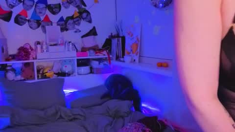 Millie online show from December 18, 2:56 pm