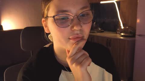 Millie online show from February 19, 6:15 pm