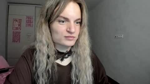 Snapshot of millikira006 chatting on May 9, 7:19 pm mili-kira online show from May 9, 7:19 pm