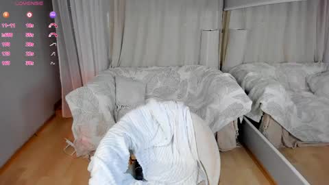 milliminimouse online show from April 29, 12:05 am