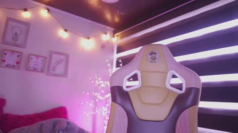 MILLY online show from March 5, 7:27 pm