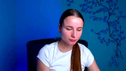 Snapshot of milly_liss chatting on July 7, 5:54 am Milly online show from July 7, 5:54 am