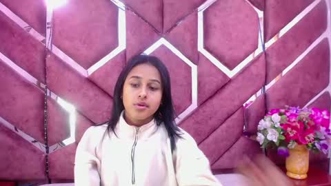 Snapshot of milly_print chatting on December 3, 2:25 am Milly Print online show from December 3, 2:25 am