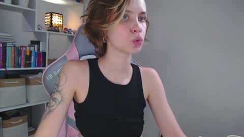 Milly online show from December 9, 10:32 am