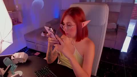 Snapshot of milly_yako chatting on June 10, 10:41 pm Monkey D Maddie online show from June 10, 10:41 pm