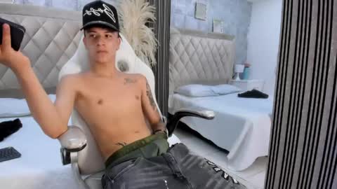 Milo online show from April 16, 8:31 pm