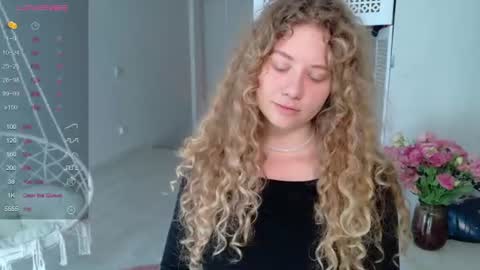 Snapshot of milounee chatting on July 31, 8:25 am milounee online show from July 31, 8:25 am