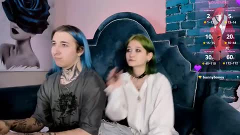 Snapshot of milten_trish chatting on December 13, 8:47 pm milten_trish online show from December 13, 8:47 pm