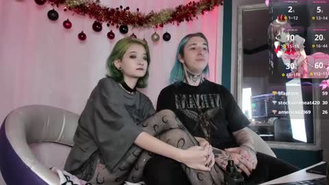 Snapshot of milten_trish chatting on December 24, 1:59 am milten_trish online show from December 24, 1:59 am