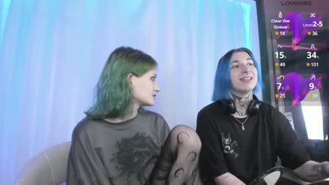 Snapshot of milten_trish chatting on January 21, 8:19 am milten_trish online show from January 21, 8:19 am