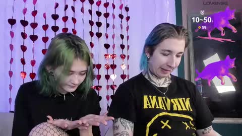 Snapshot of milten_trish chatting on February 17, 8:58 pm milten_trish online show from February 17, 8:58 pm