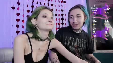 Snapshot of milten_trish chatting on February 22, 5:24 pm milten_trish online show from February 22, 5:24 pm
