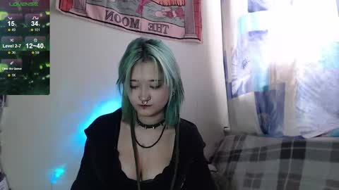 Snapshot of milten_trish chatting on September 15, 12:27 pm milten_trish online show from September 15, 12:27 pm