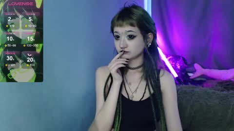 milten_trish online show from April 21, 2:51 am