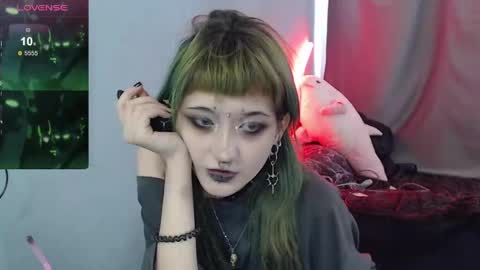 Snapshot of milten_trish chatting on May 7, 3:50 pm milten_trish online show from May 7, 3:50 pm