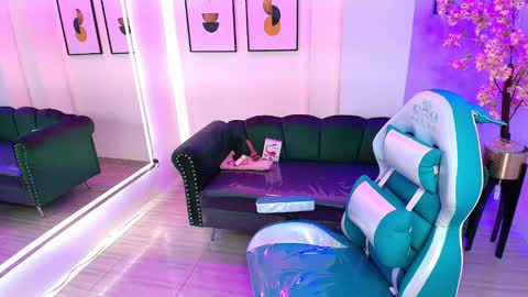 Milu ballmer  online show from February 12, 2:32 pm