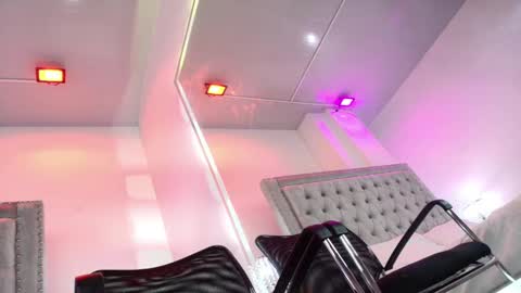 Milu ballmer  online show from February 22, 2:30 pm