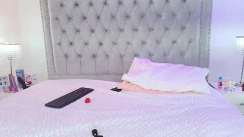 Milu ballmer  online show from March 7, 2:34 pm