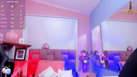 Snapshot of milu_beluci chatting on November 21, 3:00 pm Milu Belucci online show from November 21, 3:00 pm