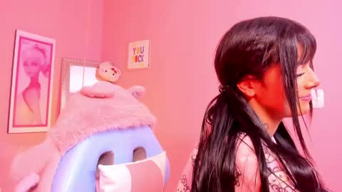 milu_carbajal_x online show from April 15, 4:08 am