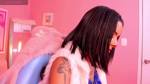 milu_carbajal_x online show from April 23, 1:18 am