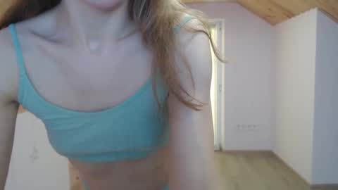 Snapshot of milusea chatting on February 22, 12:51 pm milusea online show from February 22, 12:51 pm