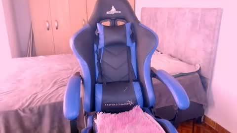 miluu_444 online show from June 15, 4:42 pm
