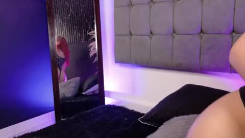 miluv19 online show from November 13, 9:03 pm