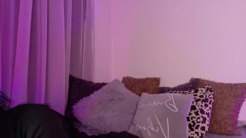 miluv19 online show from April 22, 9:38 pm