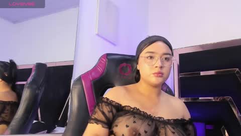 miluvargas online show from November 8, 3:50 am